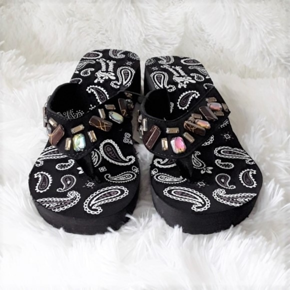 🔴Black Wedge Flip Flop Sandals Embellishments Sz9 - Picture 8 of 8